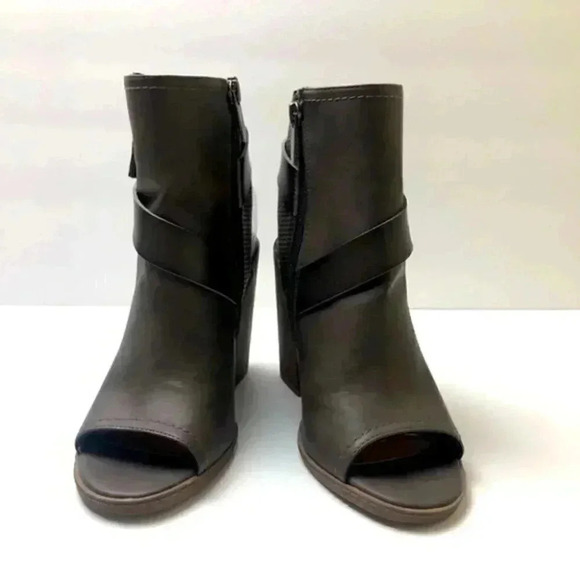 Dolce Vita Teisha  Buckle Block Heel Booties Boots  Sz 7 - Picture 2 of 10